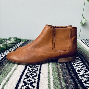 Frye ankle Chelsea boots